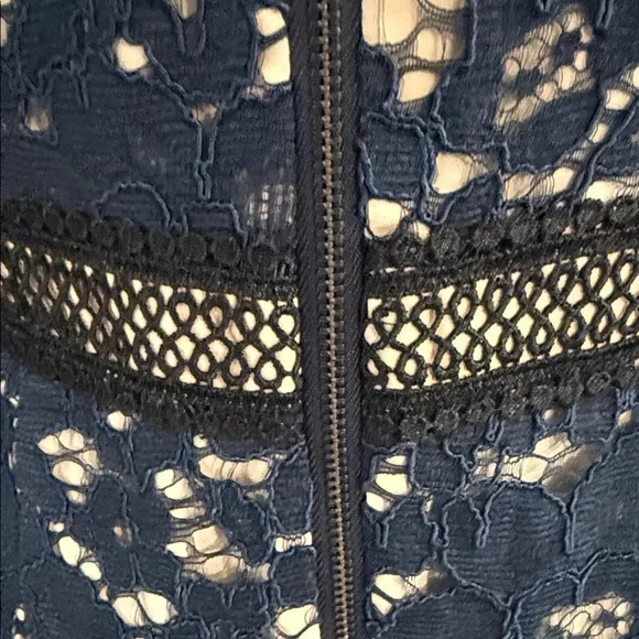 Flawless Vince Camuto Navy Lace Long Sleeve Dress - Picture 6 of 10